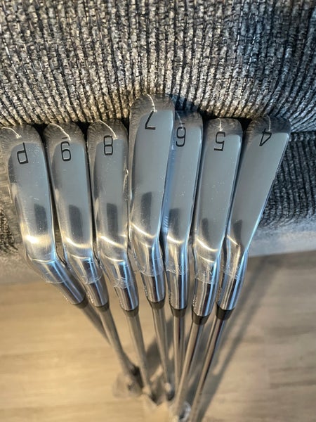 Men's Right Handed Stiff Flex Steel Shaft Pro 225 Iron Set