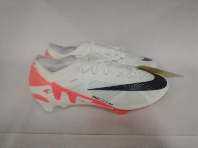 Used Nike Senior 7.5 Cleat Soccer Outdoor Cleats