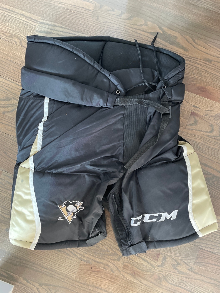 Medium Penguins CCM Pro Stock HP70 Hockey Pants