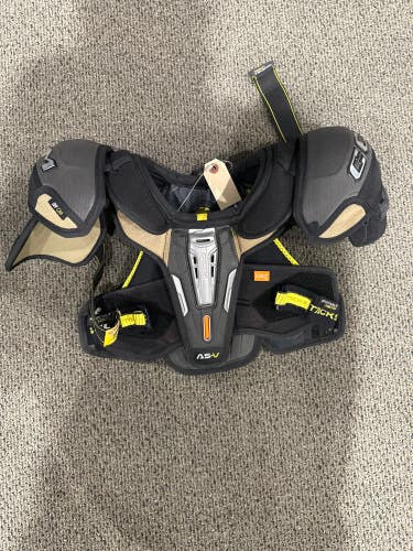 Junior Used Medium CCM Tacks AS-V Pro Shoulder Pads