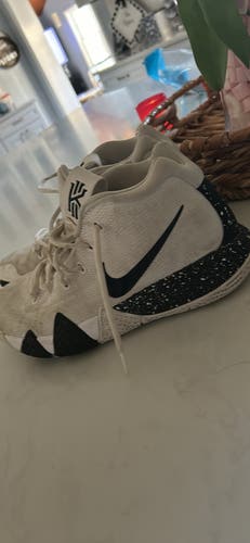 Nike Kyrie 4 White