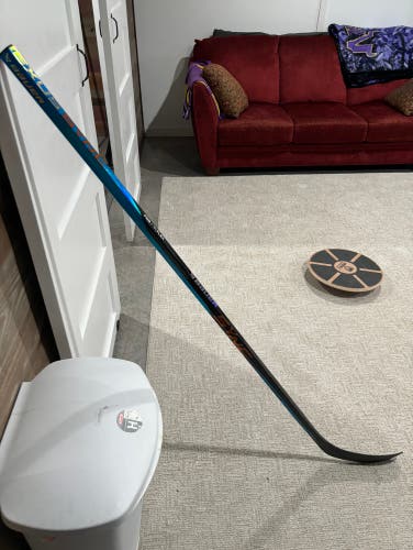 New Right Handed P28 Nexus Sync Hockey Stick