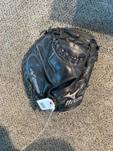 Black Used Mizuno MVP Right Hand Throw Catcher's Baseball Glove 33"