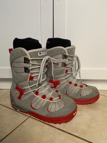 Vans Millennium 02/03 World Traveler Snowboard Boots W Size 10