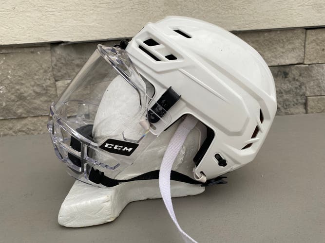 CCM Tacks 710 Pro Stock Hockey Helmet CCM FV1 Combo Medium White 5254