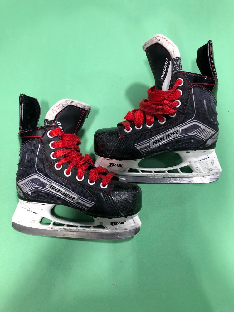 Used Youth Bauer Vapor X300 Hockey Skates (Regular) - Size: 13