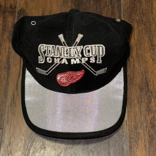 Detroit Red Wings 1998 Stanley Cup Champions NHL Starter Adjustable hat Sz OSFM