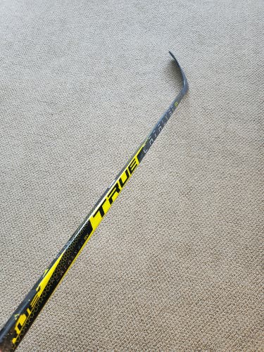 Senior Used Right Handed True Catalyst 9X Hockey Stick TC2