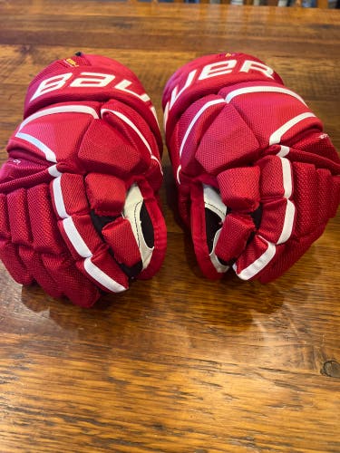 Bauer 12"  Vapor Hyperlite Gloves