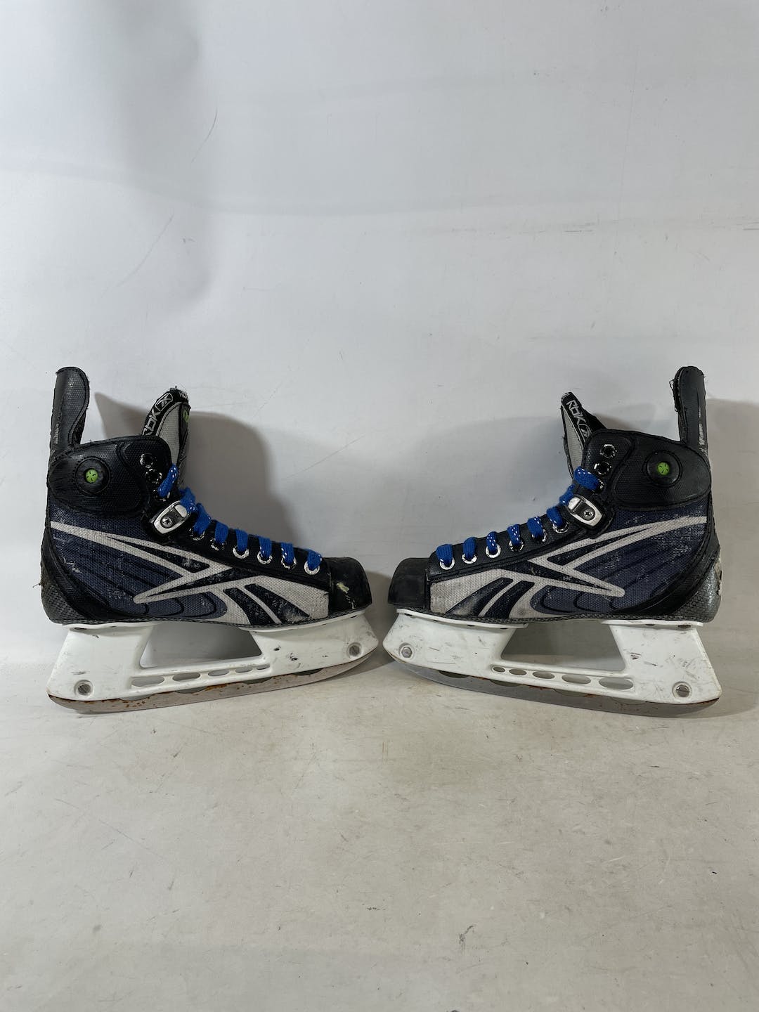 New Reebok 17k Pump Mens Ice Hockey Skates junior size 4 D skate