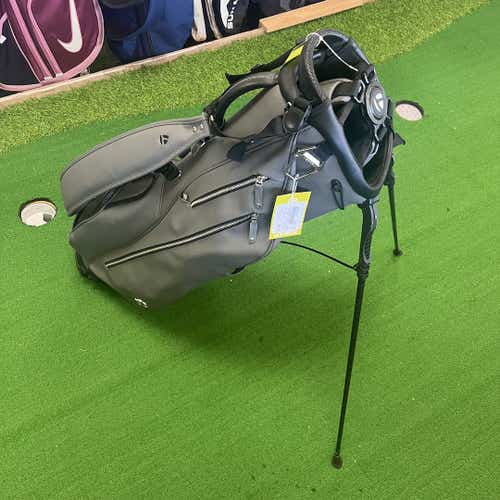Used Taylormade Vessel Lite Stand Bag Golf Cart Bags