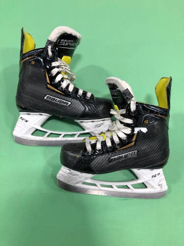 Used Junior Bauer Supreme S25 Hockey Skates (Regular) - Size: 1