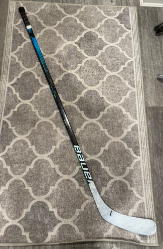 55 Flex P92 Bauer Nexus Geo Cracked Toe Of Blade