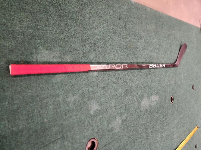 Junior Used Left Hand Bauer Vapor Hyperlite Hockey Stick P88
