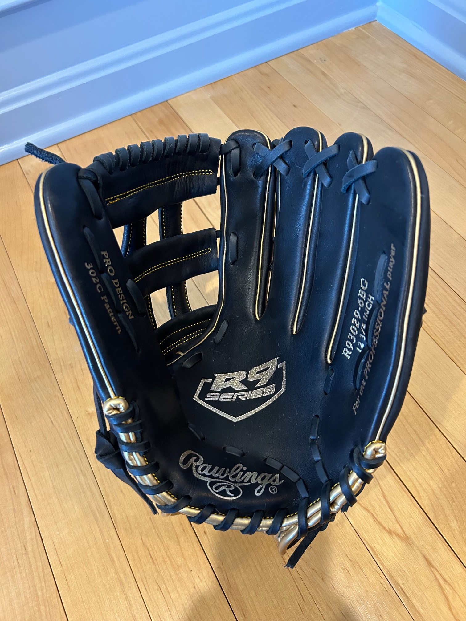 New Right Hand Throw Rawlings Outfield R9 Baseball Glove 12.75"