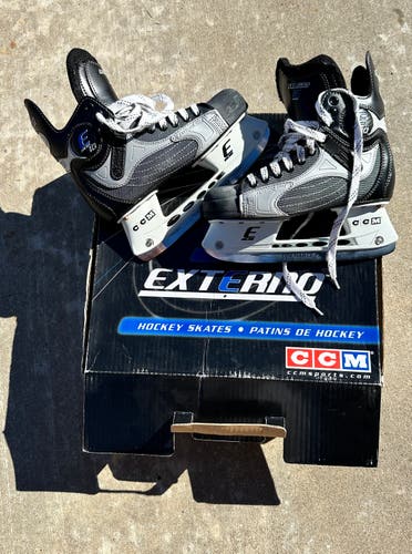 Junior Used CCM Externo E10 Hockey Skates Size 5