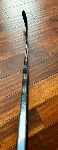 Senior Right Handed P92 Pro Stock Nexus Sync Hockey Stick