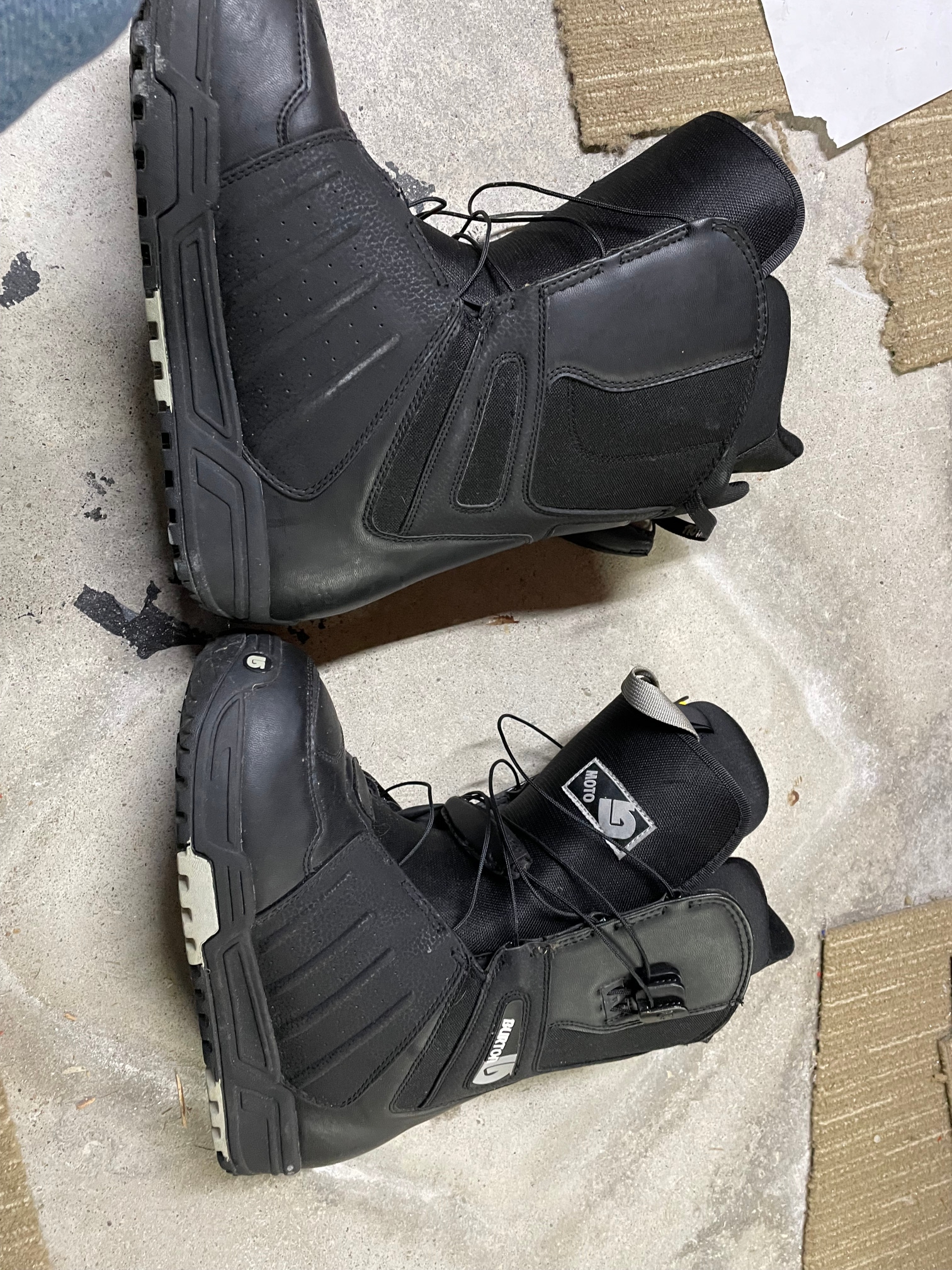 Used Size 8.5 (Women's 9.5) Burton Moto Snowboard Boots