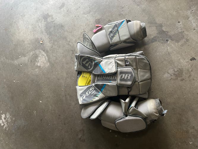 Used Medium Warrior  Ritual G5 Goalie Chest Protector