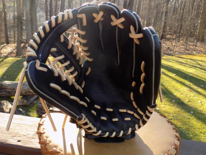 Used Mizuno Right Hand Throw Outfield MVP Select Baseball Glove 12.75"