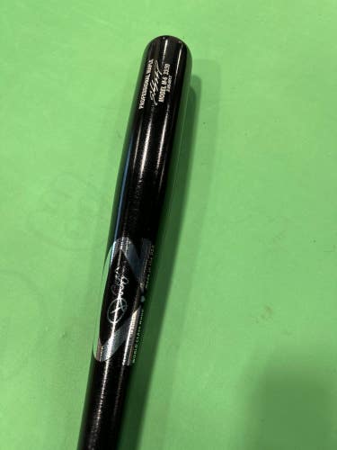 Like New Dinger M-6 (33") Maple Baseball Bat - 30 OZ (-3)