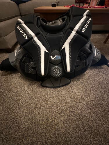 Used Large/Extra Large Vaughn  Velocity V9 Goalie Chest Protector