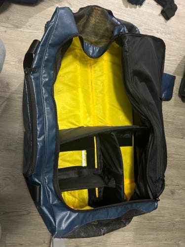 Conway - Banks Hockey Bag Wheeled