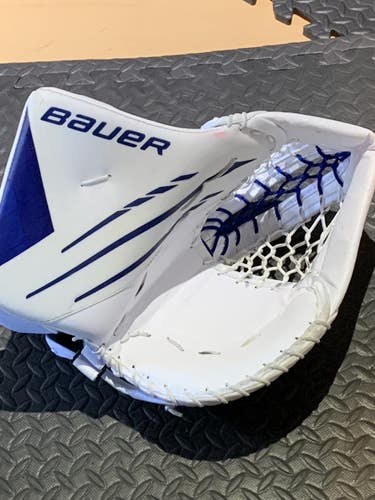 Used Regular Bauer Hyperlite Glove