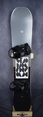 NEW K2 COLD SHOULDER SNOWBOARD SIZE 147 CM WITH MEDIUM MARKER BINDINGS