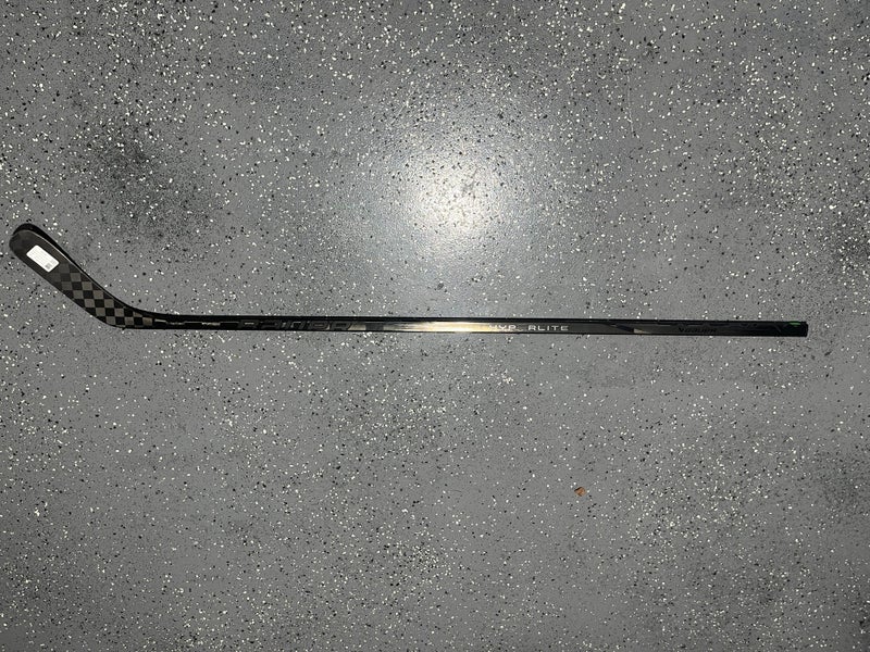 New Right Handed P88 Vapor Hyperlite 2 Hockey Stick