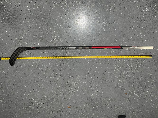 Used Right Handed P28  Vapor Hyperlite Hockey Stick