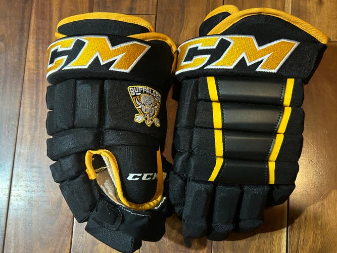 New CCM HG 4PC Gloves 13"- Pilot Mound Buffaloes