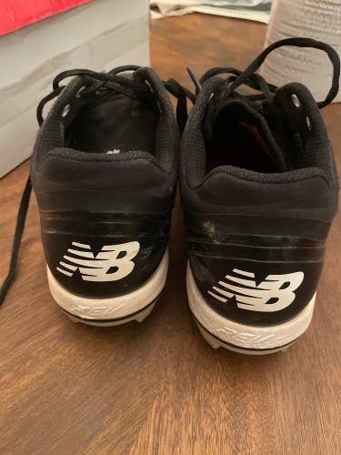 Black Youth Molded Cleats New Balance 4040