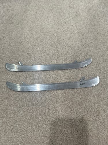 Used but like new Bauer LS+ 272MM blades