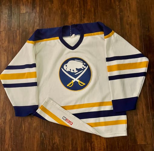 Retro Buffalo Sabres NHL Hockey jersey