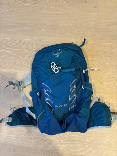 Used Adult Unisex Osprey Backpack