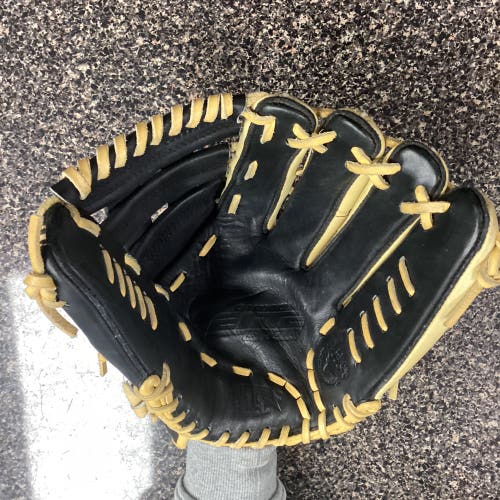 Nike Diamond Elite Show baseball mitt 12.75 right hand throw