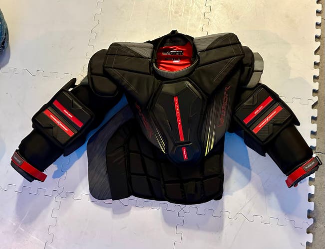 Used Senior Medium Bauer Hyperlite 2 Goalie Chest Protector in GREAT CONDITION