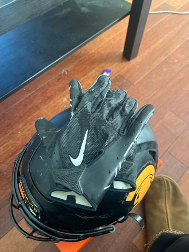 Black Adult Large Nike Superbad Gloves