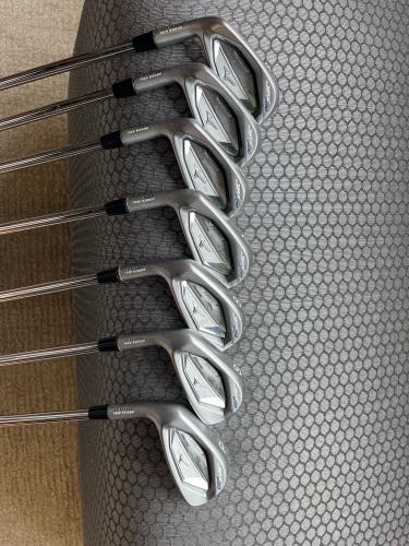 LH Mizuno JPX 900 irons
