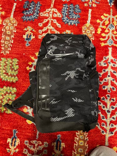 Black Used Large/Extra Large Nike Backpack