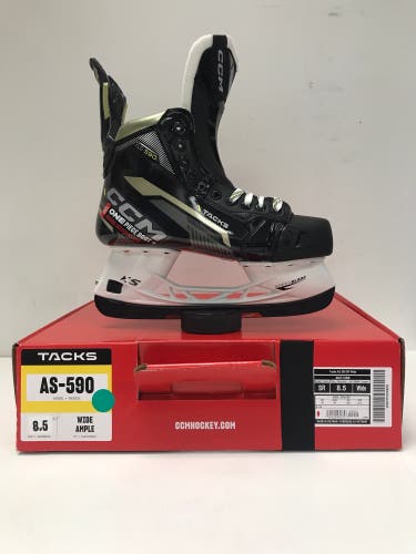 CCM AS-590 Hockey Skates Size 8.5 Wide Width