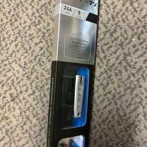 Bauer Fly-Ti size 5 (246 MM) blades