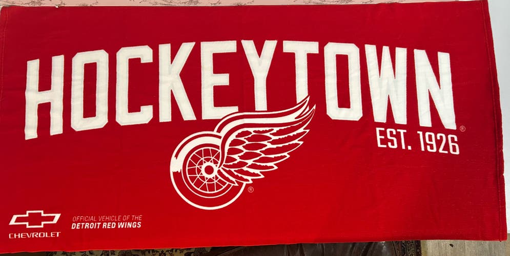2 Detroit Red Wings Hockeytown Towels