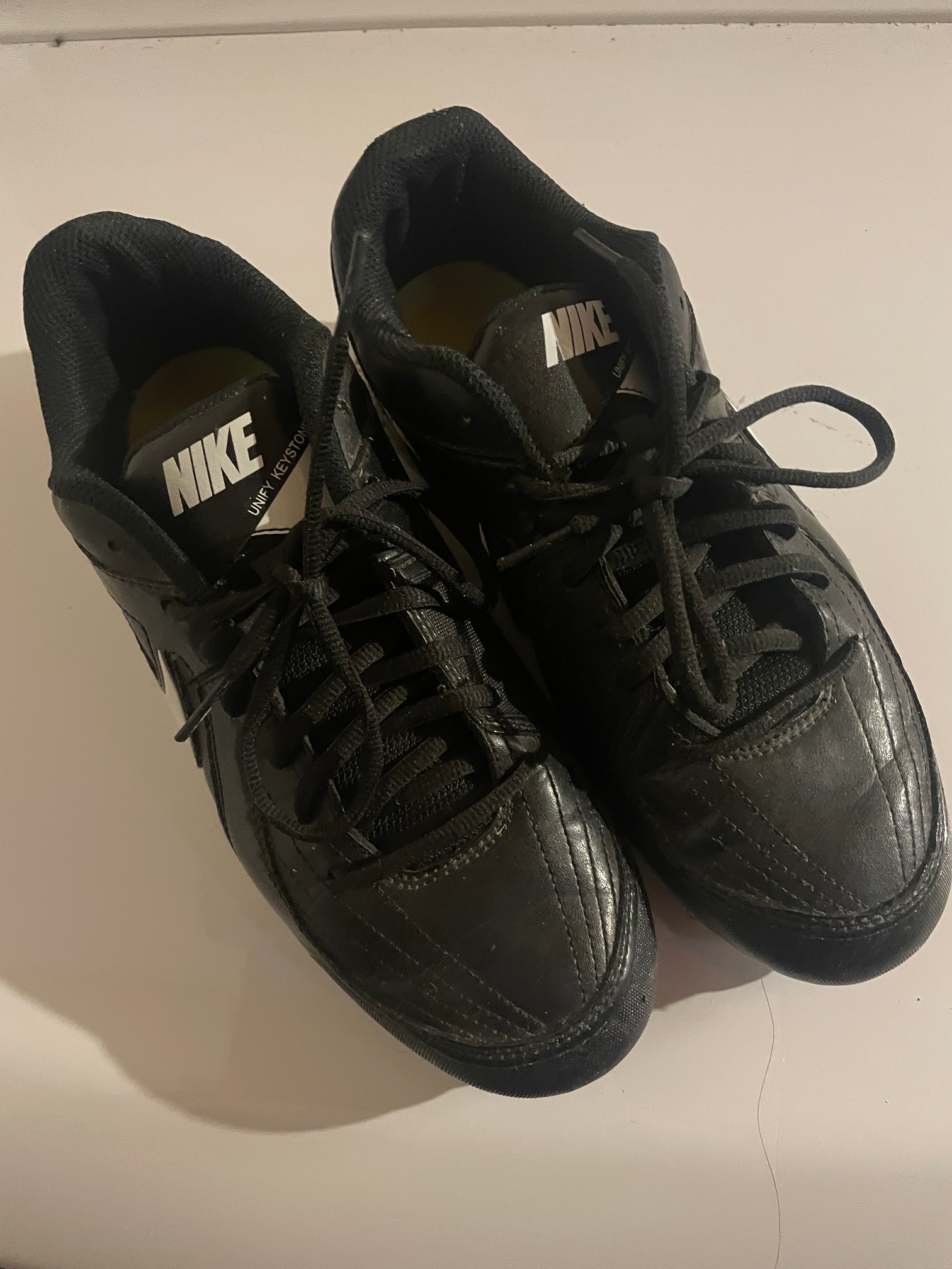Nike Molded Softball Size 8.5 / 9.5  Cleats
