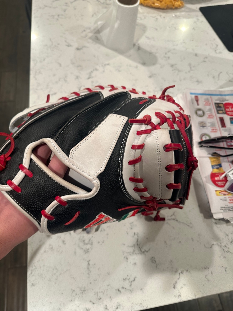 2023 Catcher's 33.5" A2000 Baseball Glove