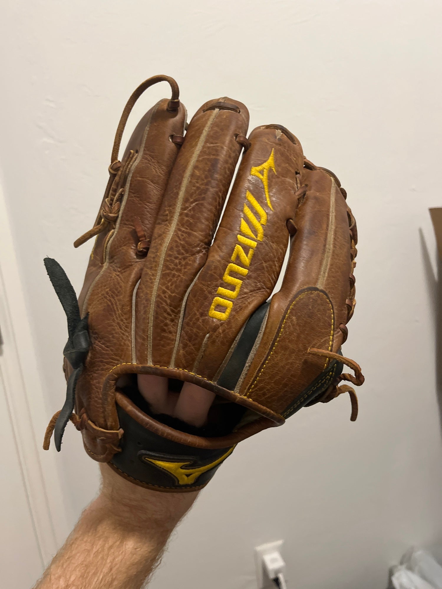 mizuno classic glove