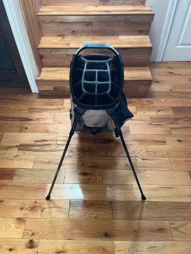 Titleist Hybrid 14 Golf Stand Bag