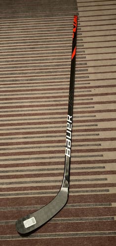 Senior Right Handed P88 Pro Stock Bauer Vapor League Hockey Stick
