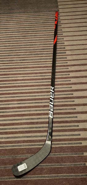 Senior Right Handed P88 Pro Stock Bauer Vapor League Hockey Stick